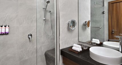Movenpick Hotel Downtown Dubai Room Type - Deluxe king