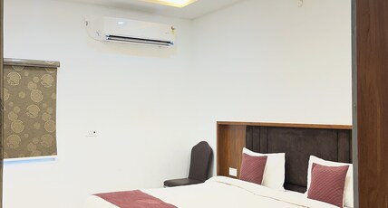 Hotel Girraj Stay Inn Room Type - Standard Room