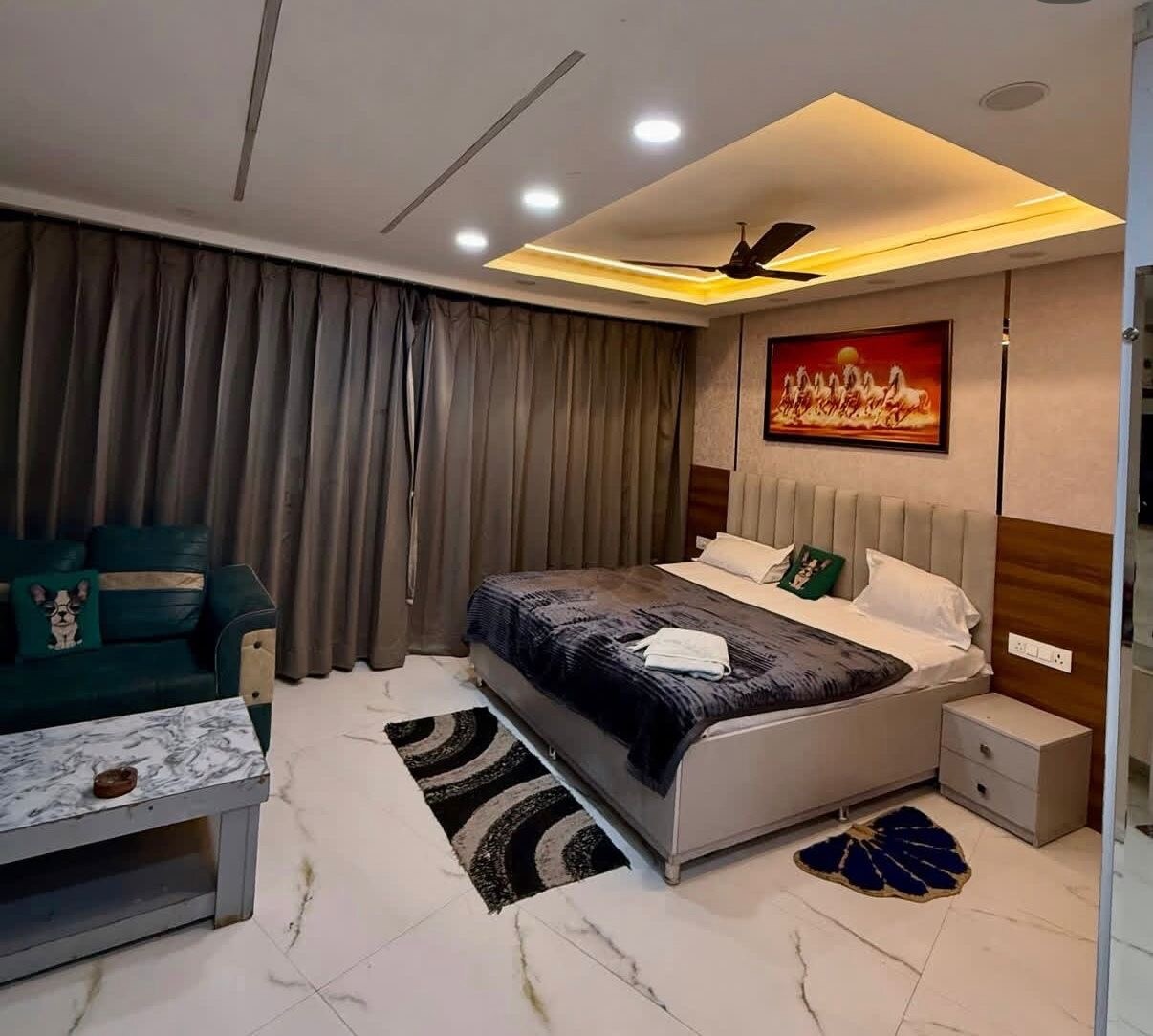 Gaur city studio stay - Tap to explore photos