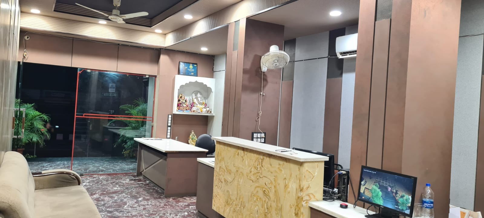 SwagStay Hotel Rahul Palace, Nagpur - Tap to explore photos