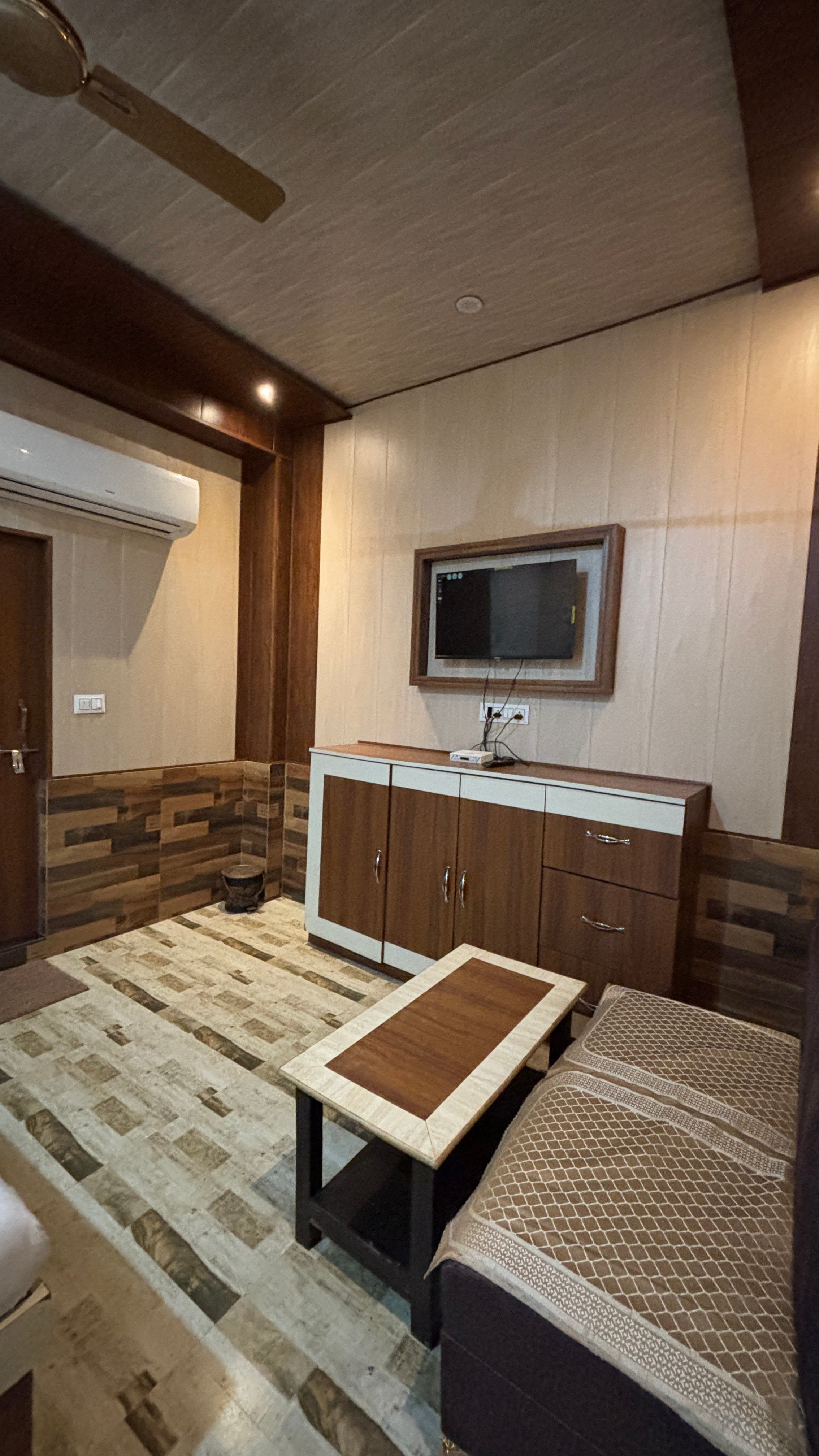 Hotel Maitri Inn - Tap to explore photos