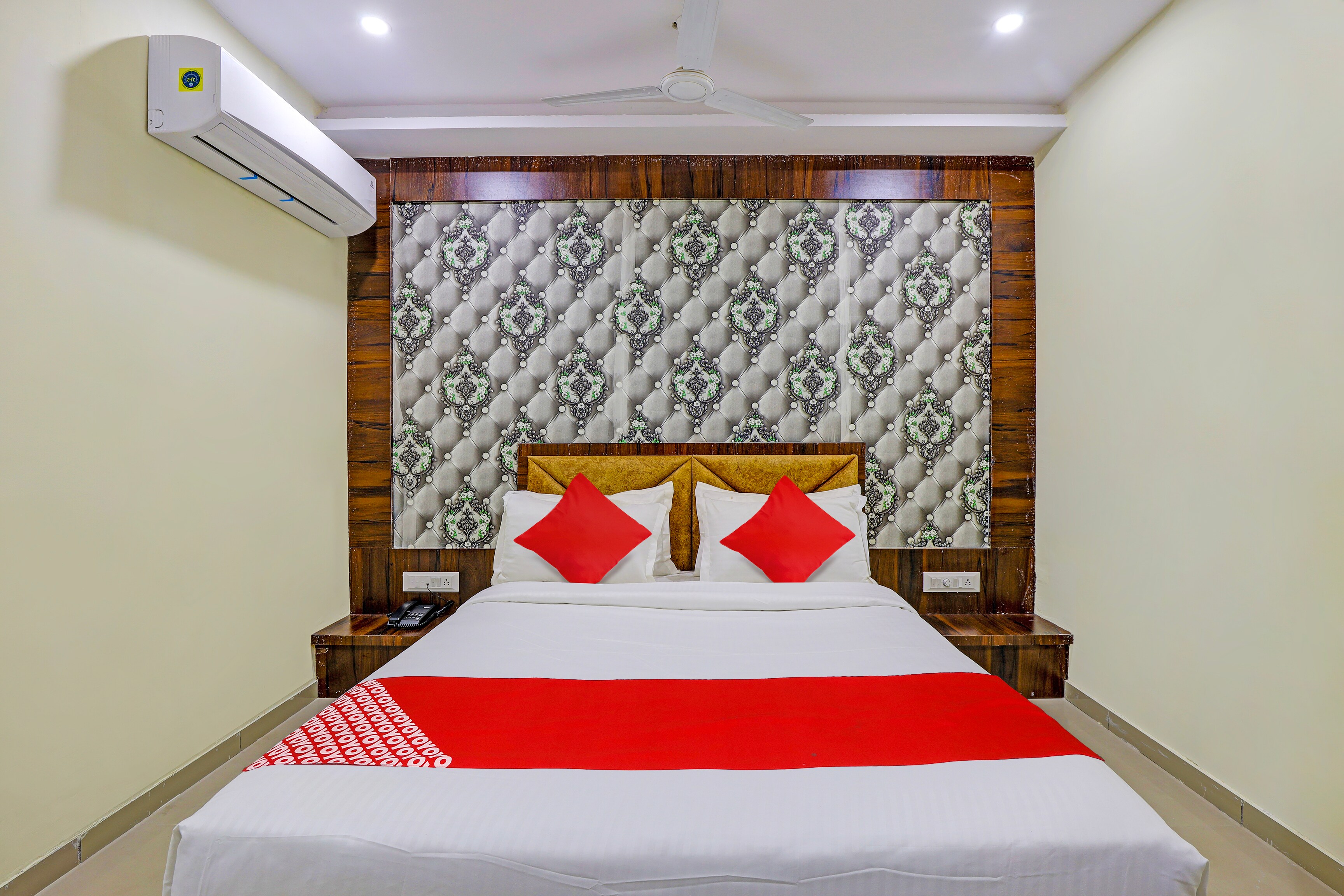 Hotel O Golden Near Haroni Road - Tap to explore photos