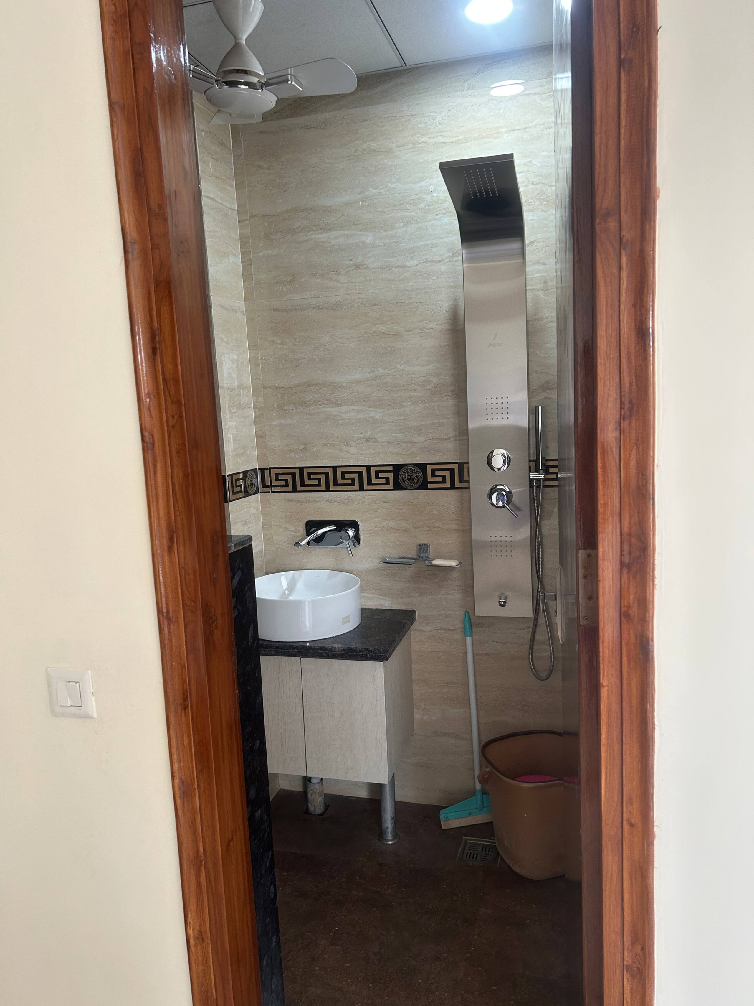 Spacious 5th Floor Studio with 85 Home Theater - Tap to explore photos