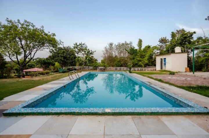 6bhk farmhouse in Gurgaon - Tap to explore photos