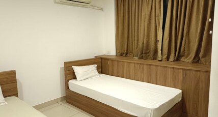 ROYALSUITE Room Type - Triple Deluxe Room Non Ac ROYALSUITE Room Type - Triple Deluxe Room Non Ac