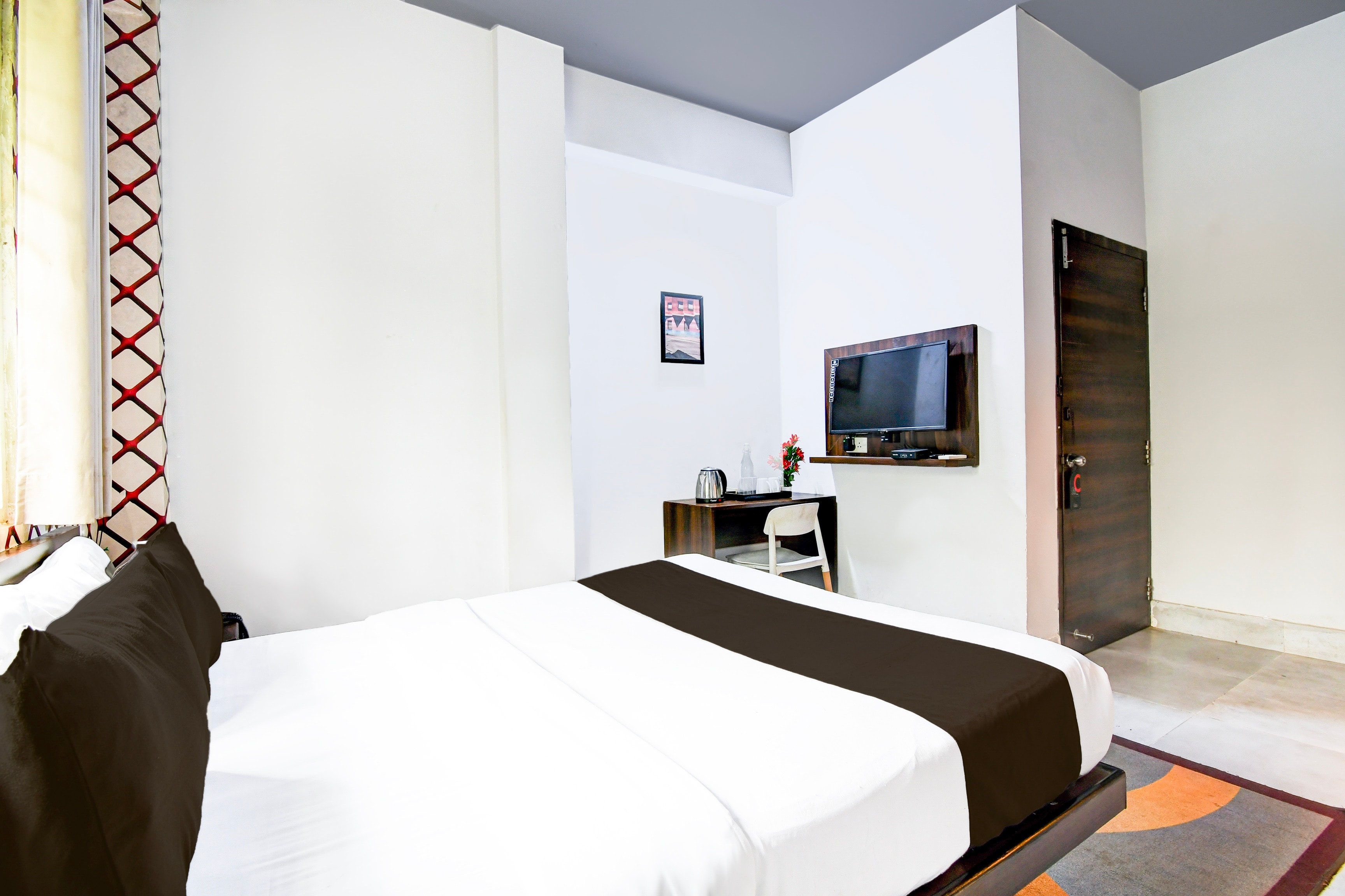 Super Townhouse Chandrasekharpur - Tap to explore photos