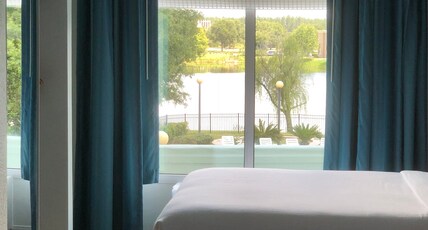 Holiday Inn St. Augustine - World Golf Room Type - 2 Queen Standard Lake View