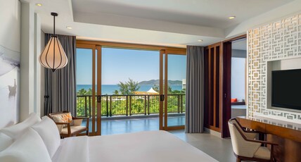 Angsana Lang Co Room Type - Grand Seaview Balcony King Angsana Lang Co Room Type - Grand Seaview Balcony King