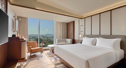 Slohh by Roach Bengaluru, Curio Collection by Hilton Room Type - King Deluxe Lake View Suite