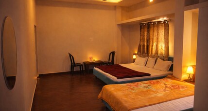 Hotel Shree Lok Room Type - Four Bed Room