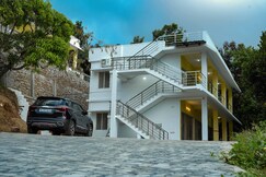 Sandal Palace Resort