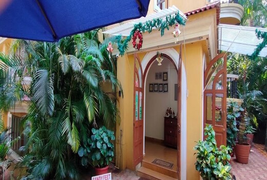 Bougainvillea (Deluxe Room)