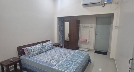 Run Lirak: Lovely Home Room Type - Queen Bed Room with No View