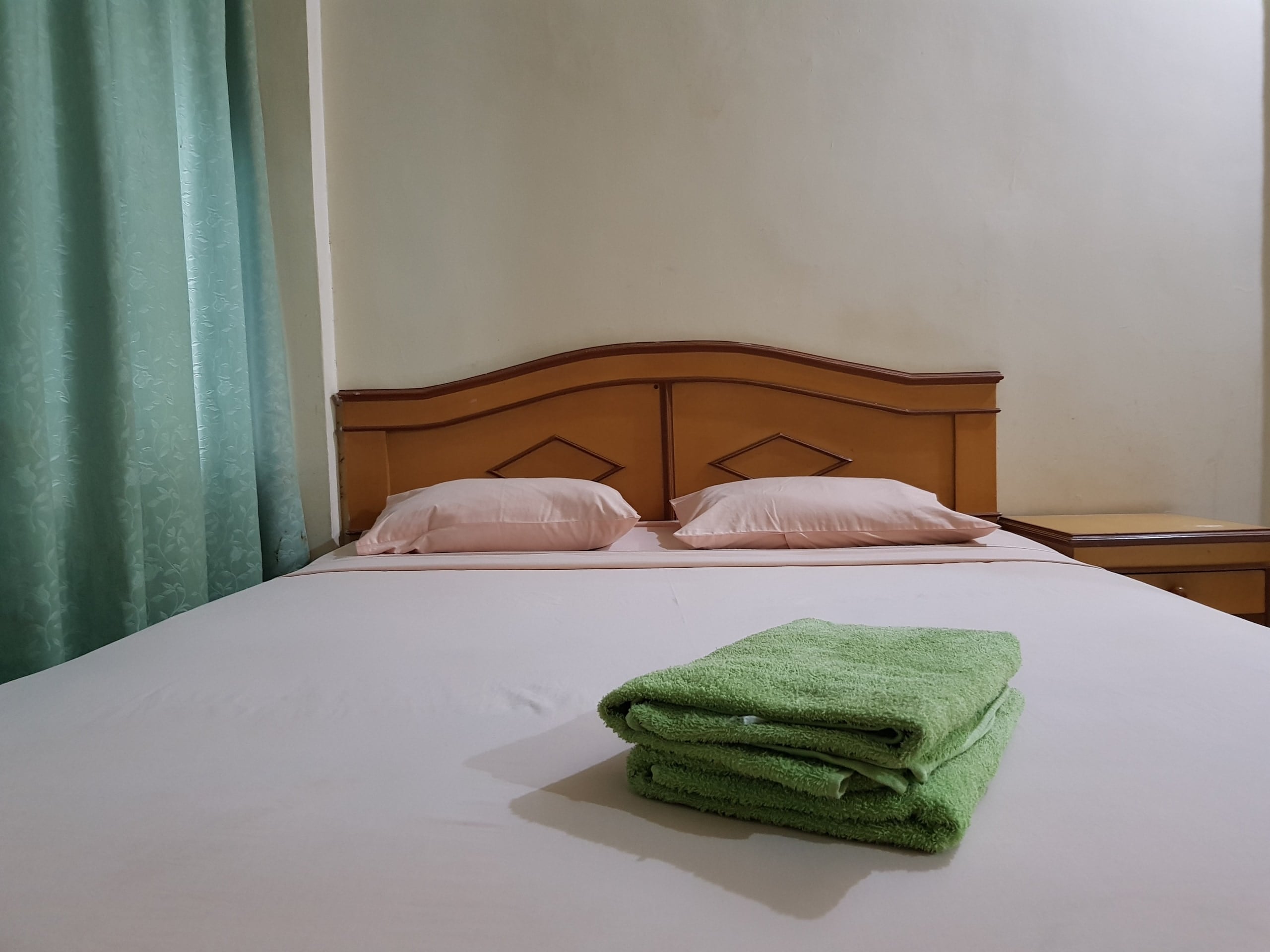 Hotel O Istana - Tap to explore photos