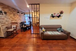 NESTER HOMESTAY | 100m Bora Service GS Road
