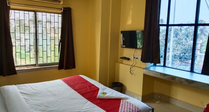 HOTEL DREAM RESIDENCY (RAJARHAT) Room Type - Deluxe Ac Room