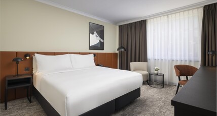 Hilton Dusseldorf Room Type - KING HILTON GUEST ROOM