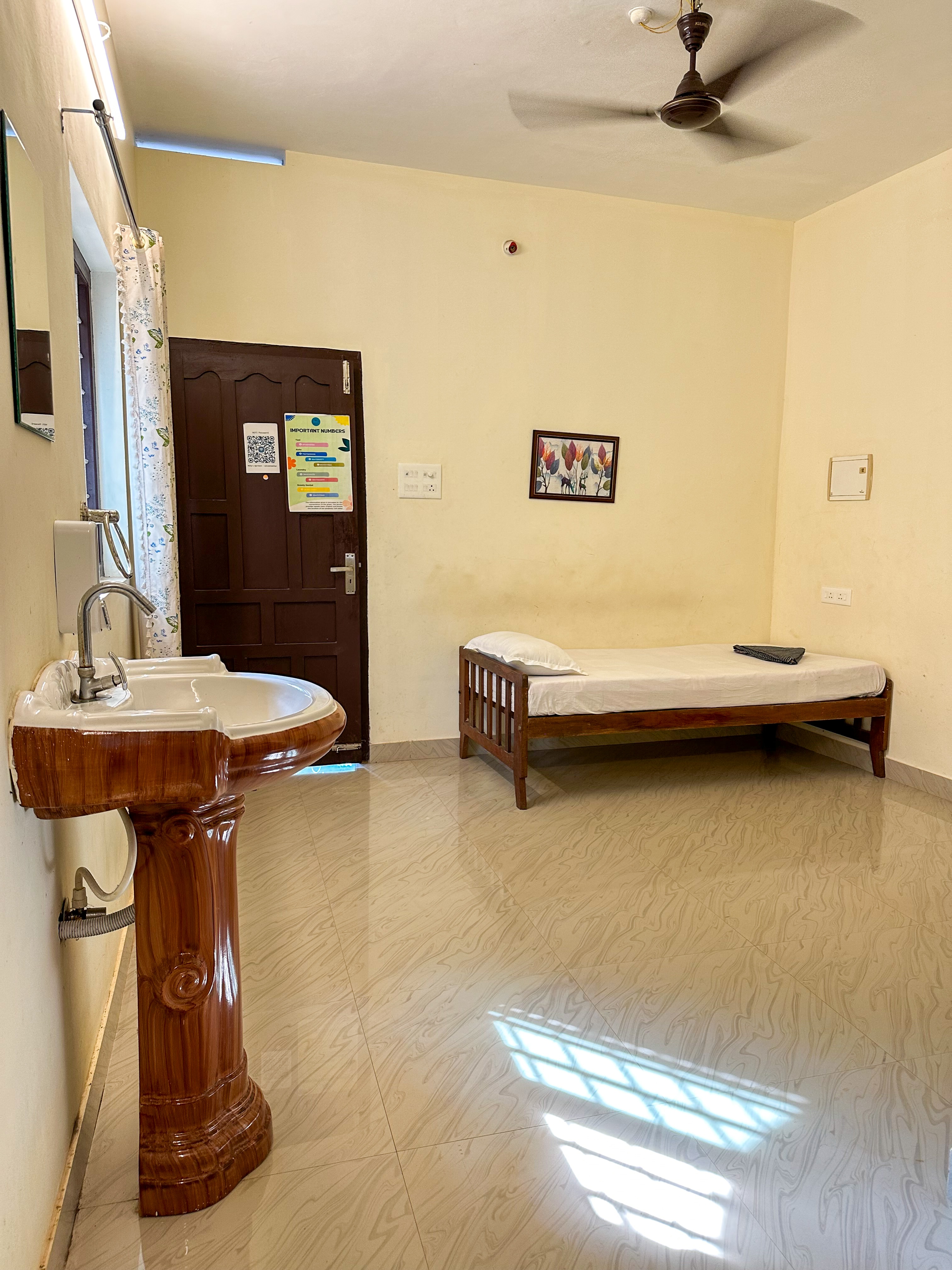 Mollys Hostel Varkala | 300m from Beach - Tap to explore photos