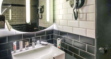ibis Styles Clermont-Ferrand R Room Type - Standard family suite with 1 double bed and 1 sofa for 2