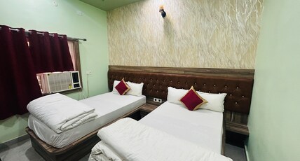 RADHE KRISSHNNA MAHAL Room Type - Signature Ac Room with King or Twin Bed RADHE KRISSHNNA MAHAL Room Type - Signature Ac Room with King or Twin Bed