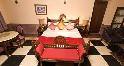 Singrauli Palace Heritage Hotel Room Type - Prince Suit