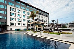 Silvertone Hotel