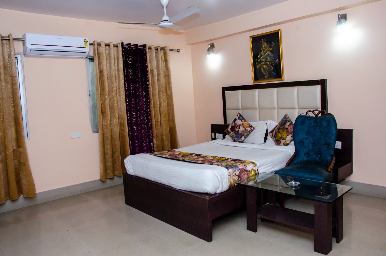 Hotel Rajdoot - Tap to explore photos