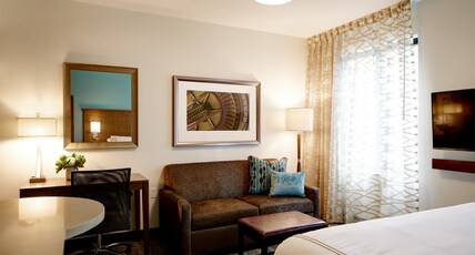 Staybridge Suites Seattle - South Lake Union Room Type - 1 King 1 Bedroom Suite Mobil Access Tub