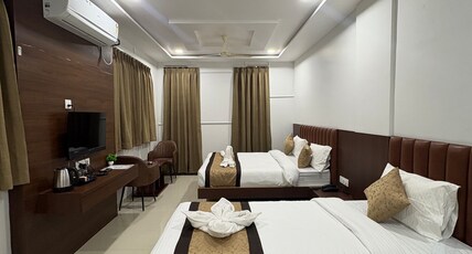 Hotel Vedant Inn Room Type - DELUXE TRIPLE NON AC