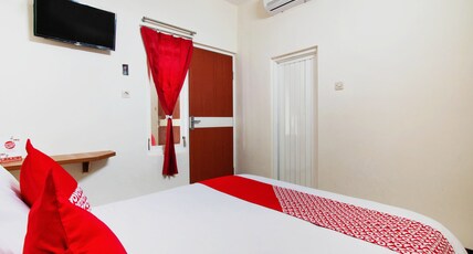 Hotel O Cozy Residence Syariah Room Type - Indonesia Deluxe Double