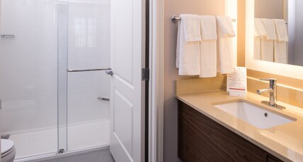 Staybridge Suites Pecos Room Type - 1 King Bed 1 Bedroom Suite Comm Access