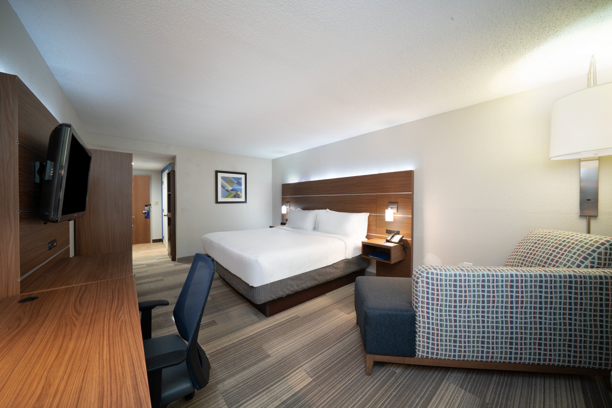 Holiday Inn Express PRINCE FREDERICK - Tap to explore photos