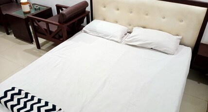 Hotel Neelam Lodge Room Type - Deluxe Air Condition Room
