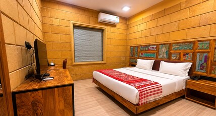 Hotel Grand Khalifa Room Type - Deluxe room