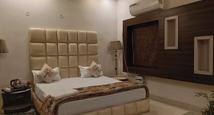 RK Galaxy near PAC mod GT Road Ramadevi Room Type - SUPER DELUXE