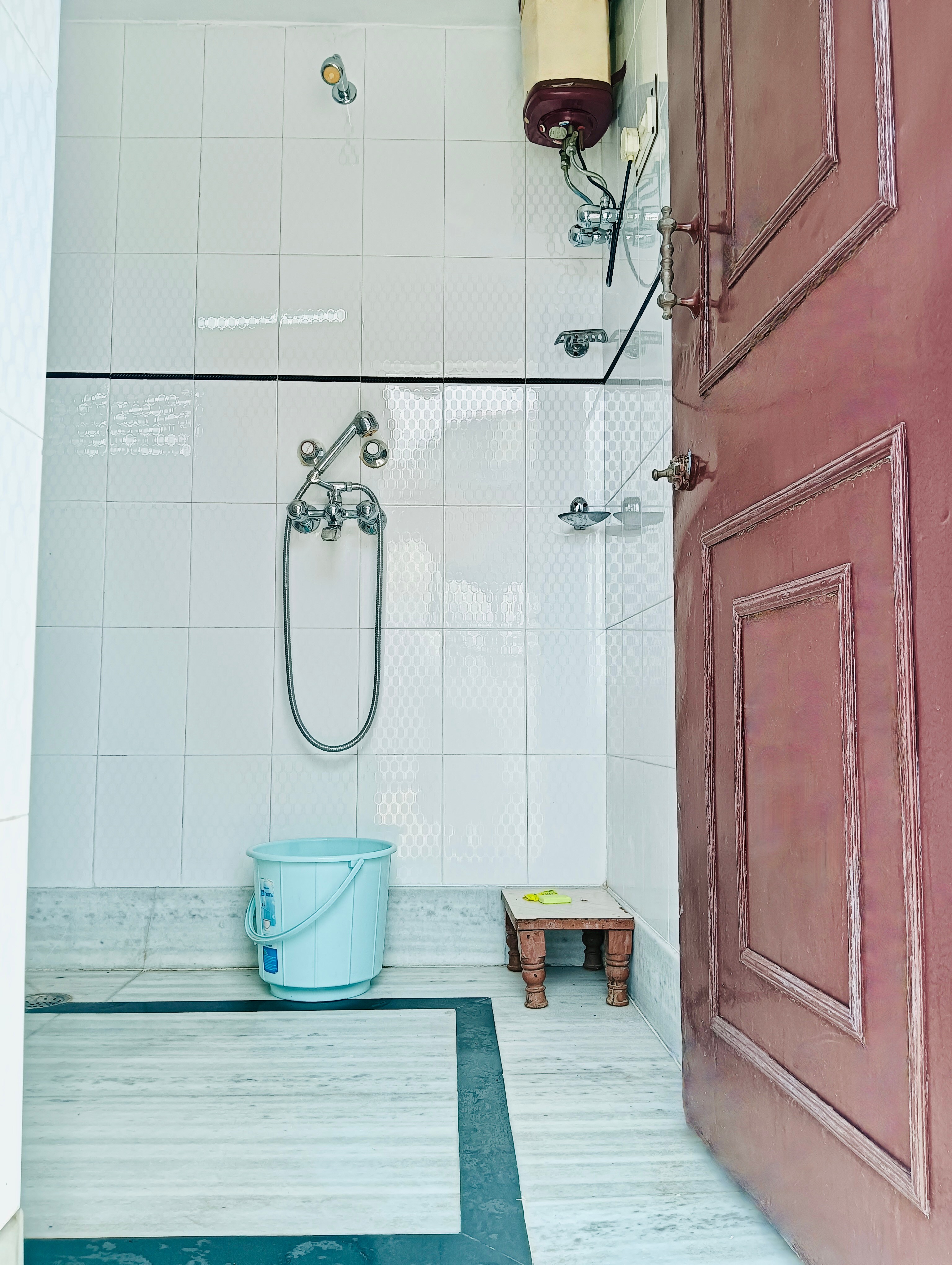 Kashi Stay - Fully Furnished 2 BHK Apartment - Tap to explore photos