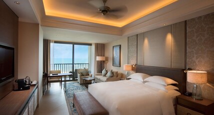 Hilton Haikou Meilan Room Type - KING DELUXE GARDEN VIEW