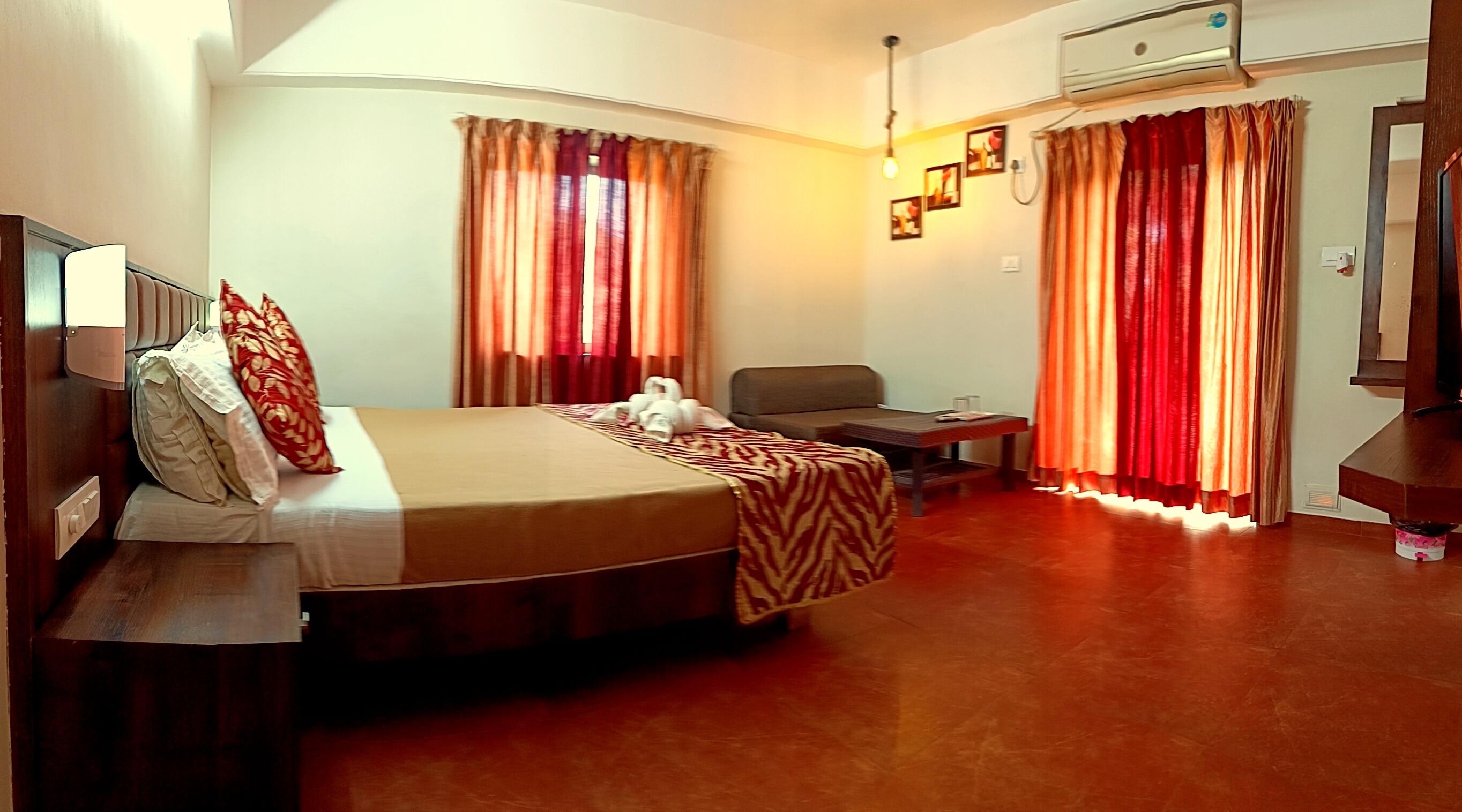 Hotel Viva Baga - Tap to explore photos