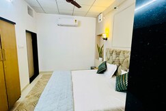 Wayside 13 Villa
