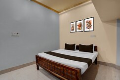 Hotel O LAXMI PALACE HOTEL MINTA & BANQUET HALL