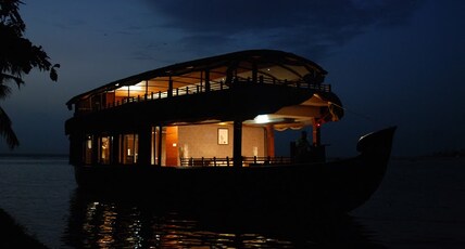 Spice Routes Luxury Cruise Room Type - Cardamom 6 Bedroom Private Houseboat