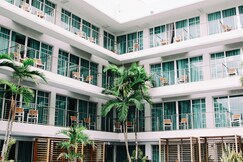 Makarios Boutique-Poolside Rooms