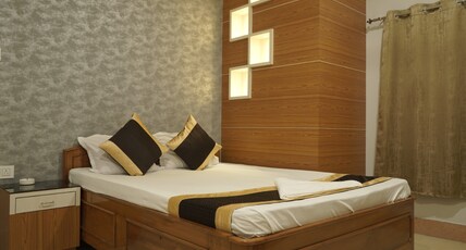 Hotel elite Room Type - Deluxe Double A.C