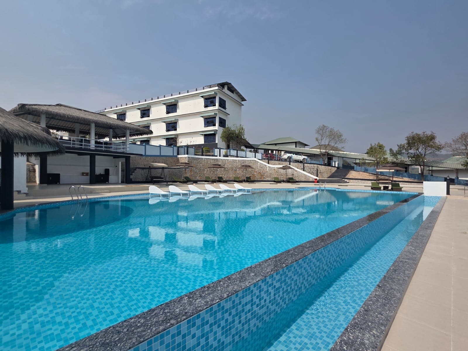 Ka Bri War Resort - Tap to explore photos