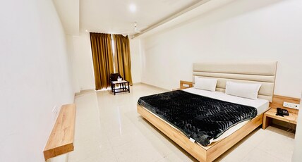 Hotel Guru Kirpa Palace Room Type - Deluxe Room
