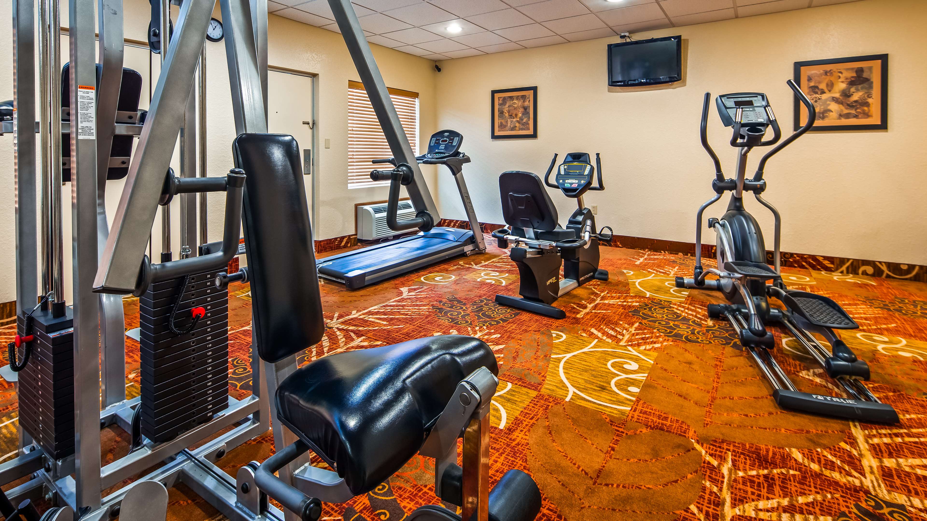 Best Western Center Pointe Inn - Tap to explore photos