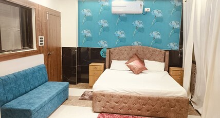 P G Rooms And Dormatory Room Type - Maharaja Suite (AC)