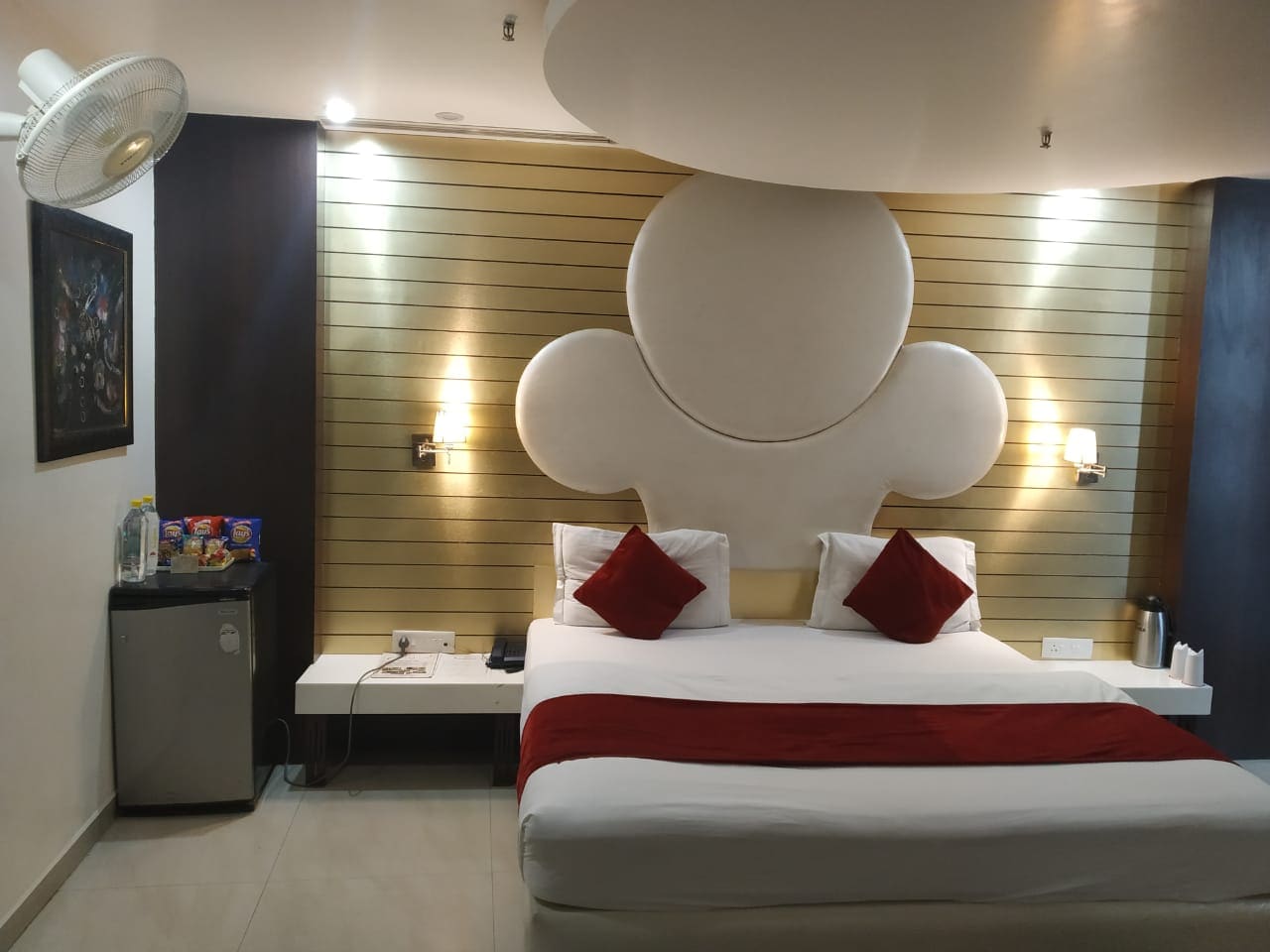 Hotel D'Grand - Tap to explore photos