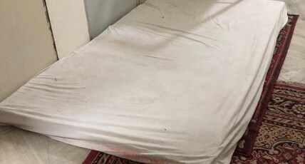 SHIV KASHI DORMITORY Room Type - MATTRESS (Single women not allowed)