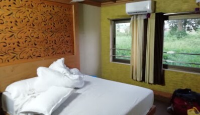 Meridien House Boat Room Type - 1 Bed Room Upperdeck Houseboat (Independent Houseboat) Meridien House Boat Room Type - 1 Bed Room Upperdeck Houseboat (Independent Houseboat)